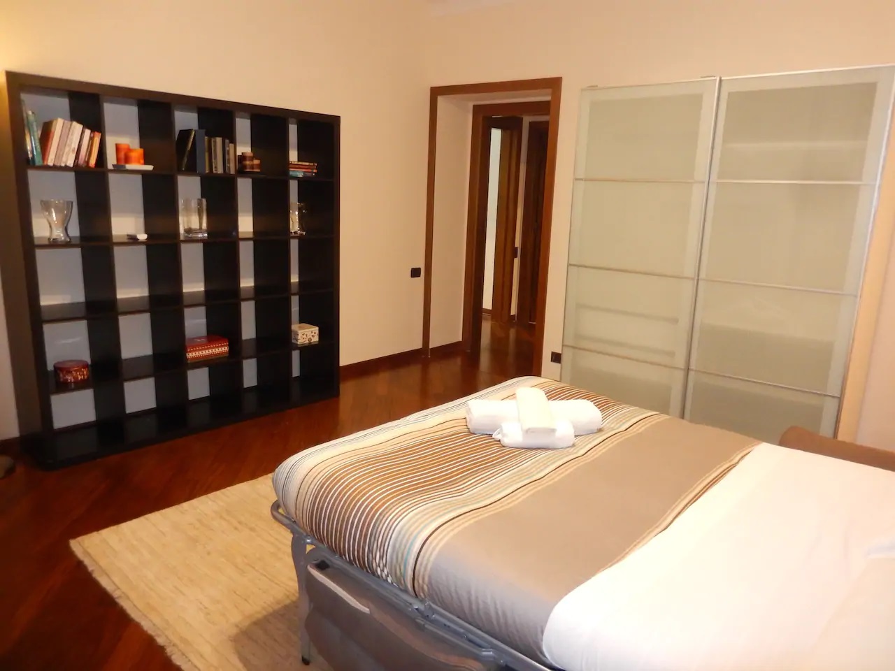 2 stanza lato finestra